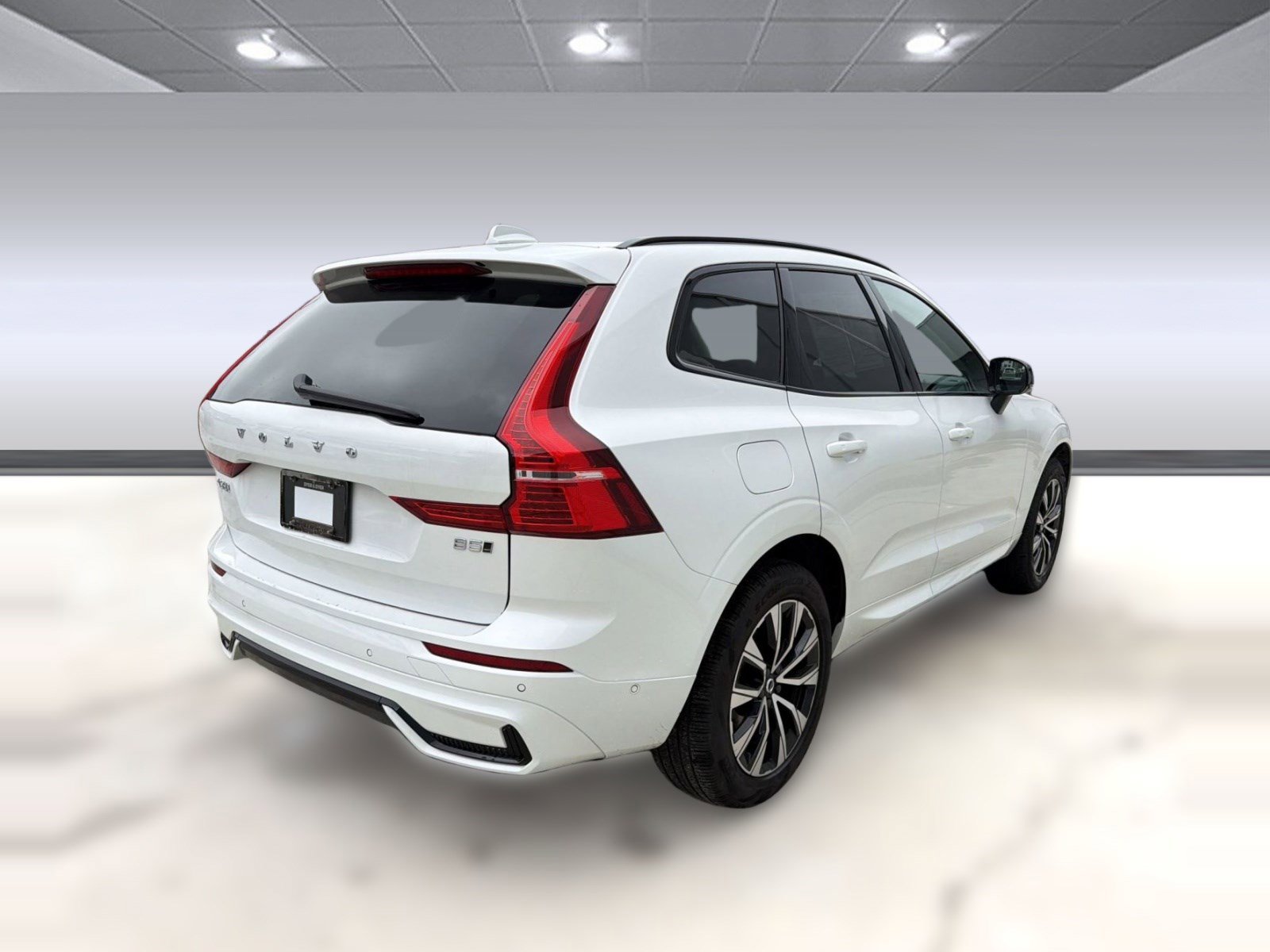 Certified 2025 Volvo XC60 B5 Plus image 9