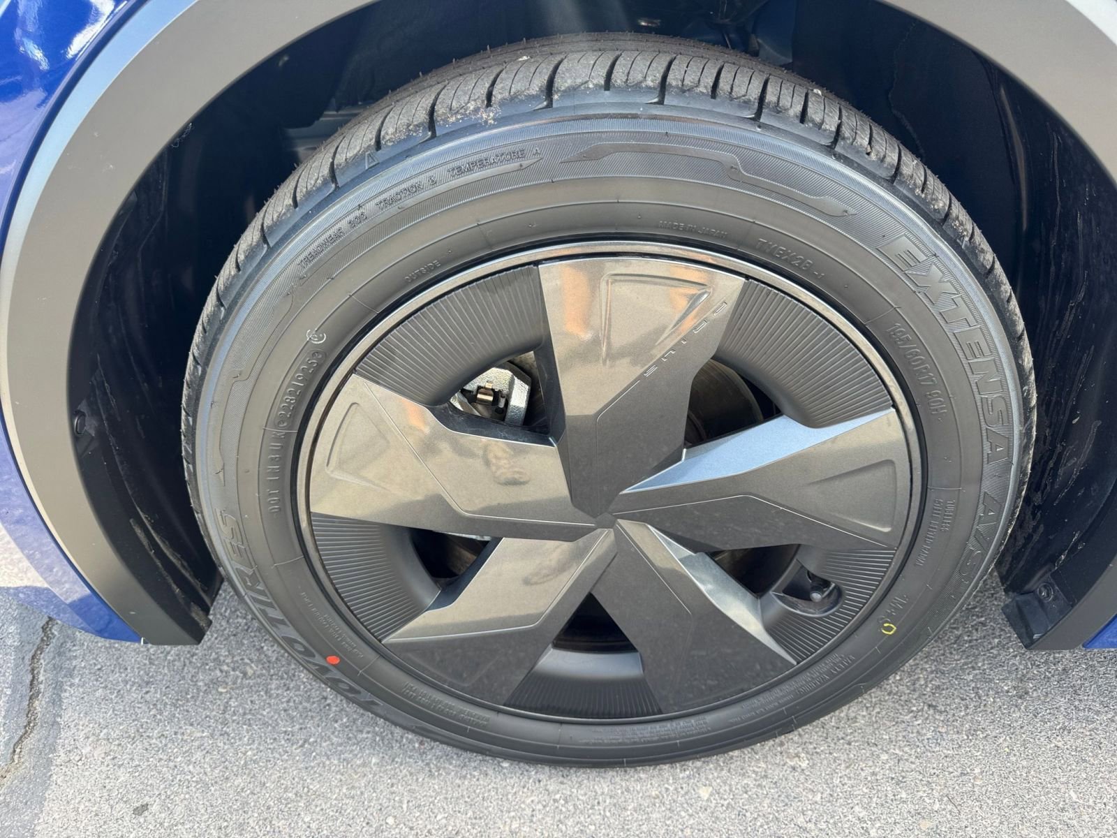 Used 2025 Toyota Prius LE image 28