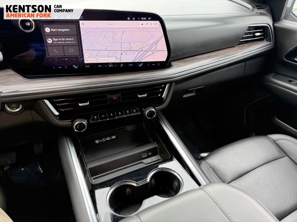 Used 2025 Chevrolet Suburban Z71 AWD/4WD image 24