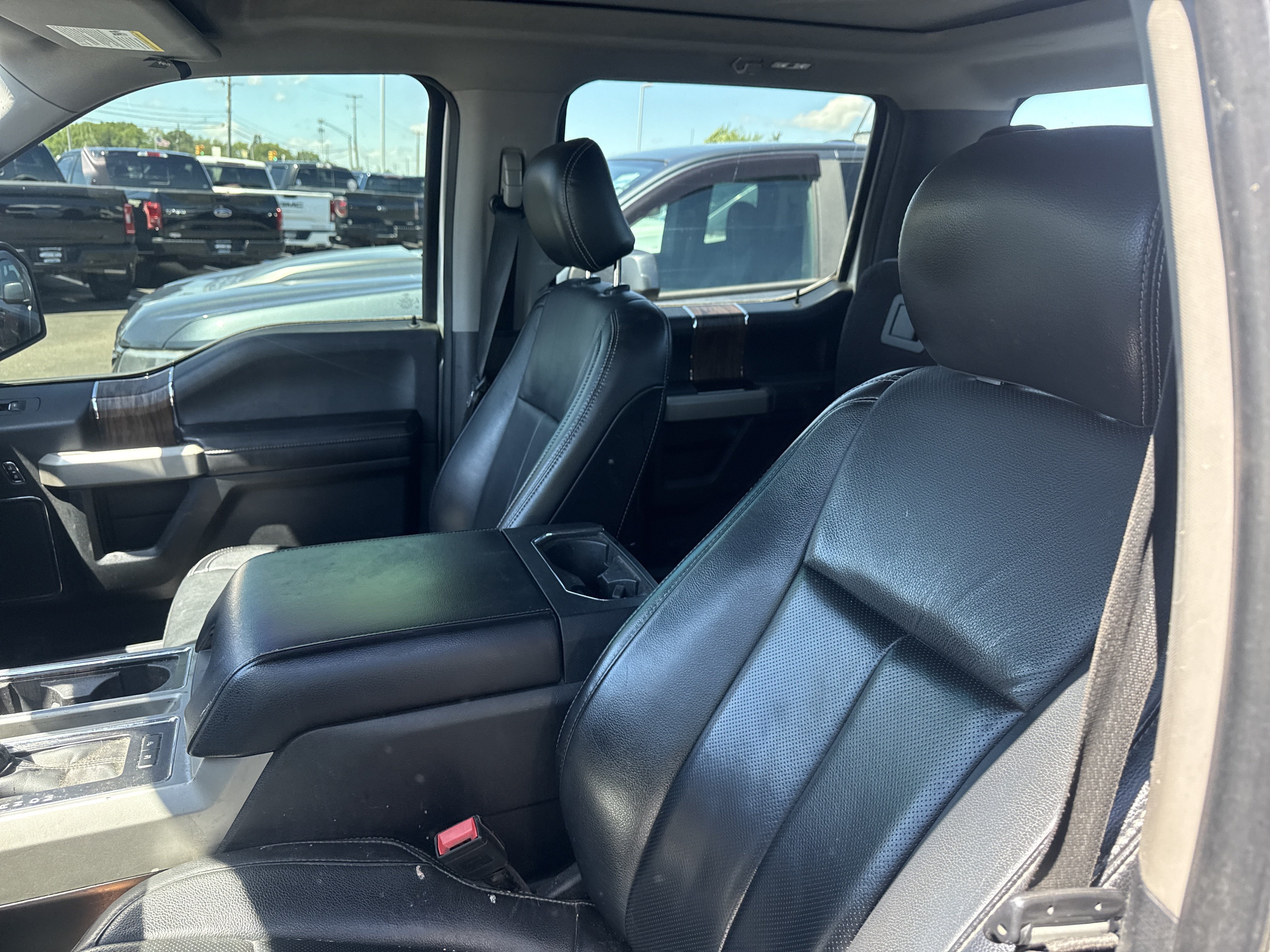 Used 2018 Ford F150 Lariat w/ Equipment Group 502A Luxury AWD/4WD image 7