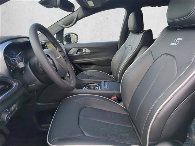 New 2026 Chrysler Pacifica Limited video 3