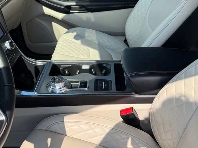 Used 2024 Ford Edge Titanium image 22
