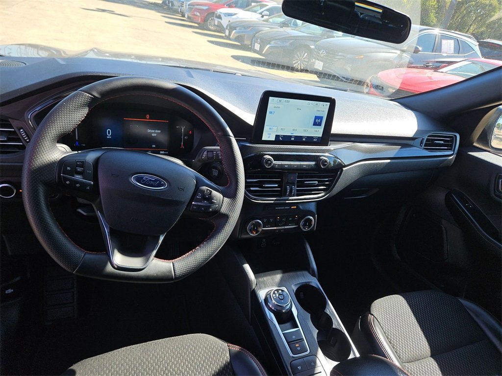 Used 2025 Ford Escape ST-Line image 15