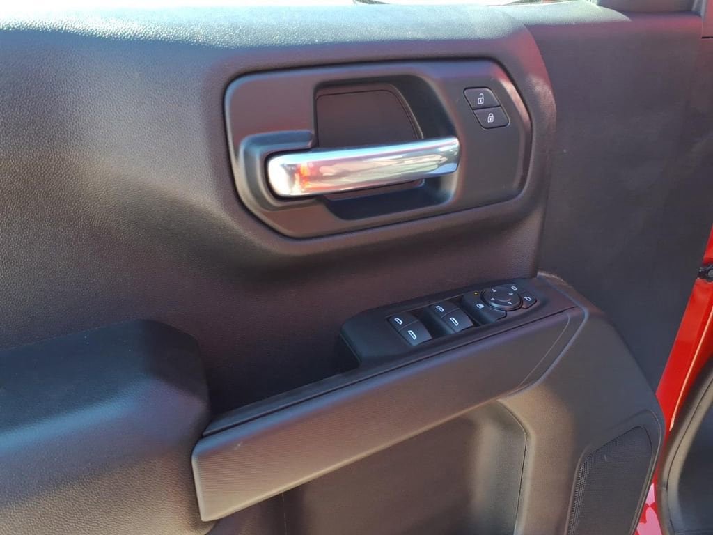 New 2026 Chevrolet Silverado 1500 Custom Trail Boss w/ LPO, Dark Essentials Package image 11