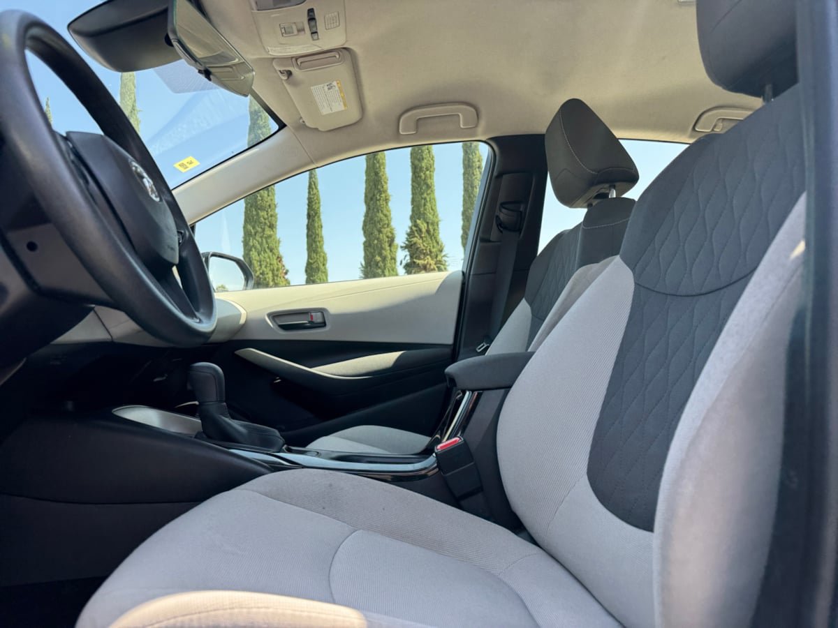 Used 2022 Toyota Corolla LE w/ Carpet Mat Package (TMS) FWD image 16