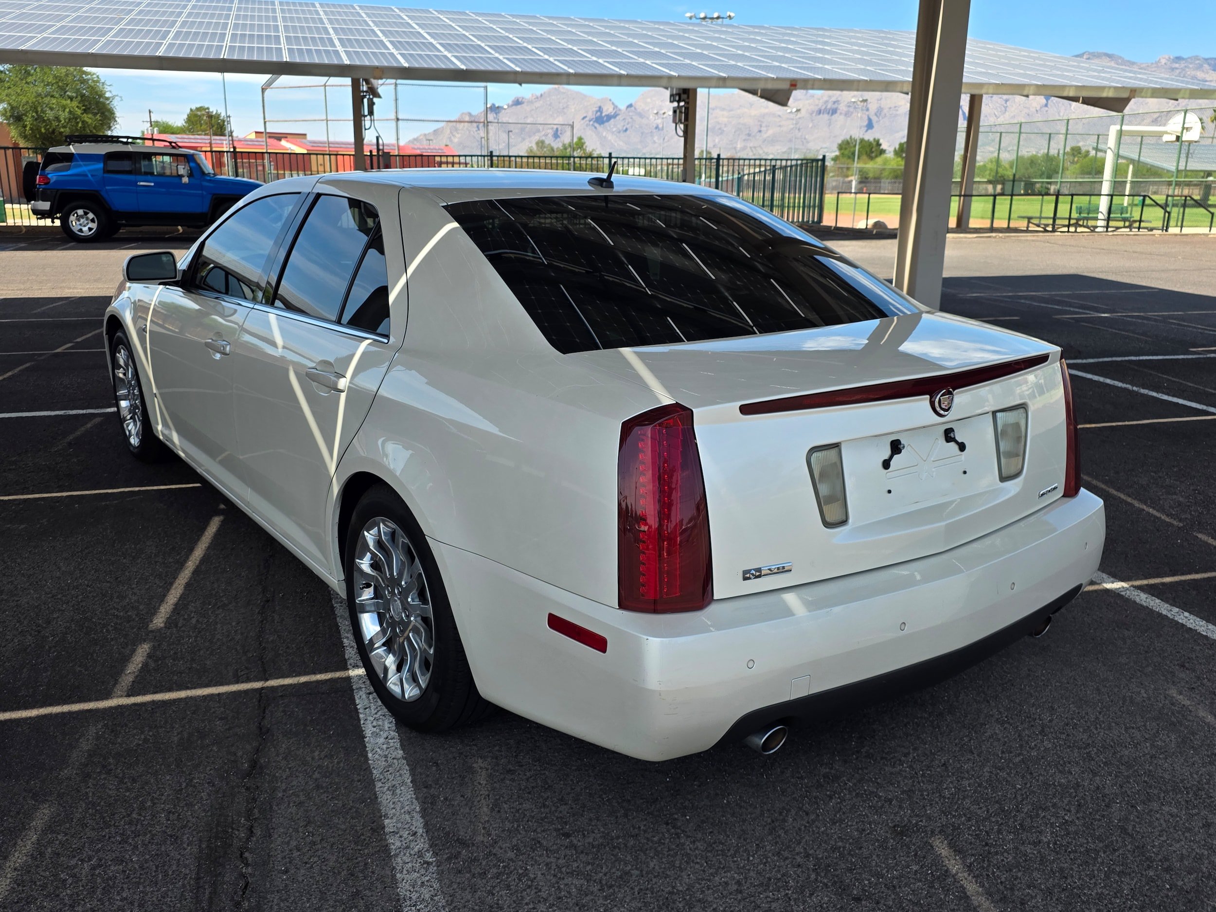 Used 2006 Cadillac STS V8 RWD image 3