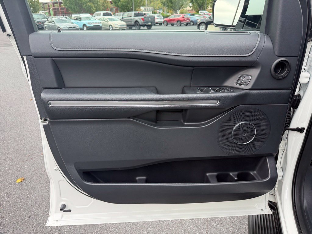 Certified 2024 Ford Expedition XLT AWD/4WD image 13