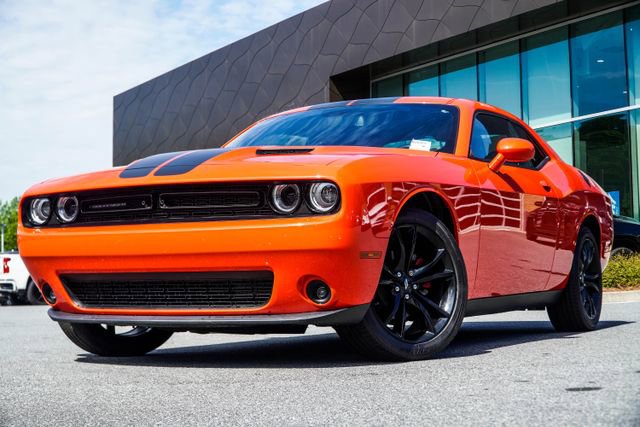 Used 2018 Dodge Challenger SXT w/ Blacktop Package RWD image 1