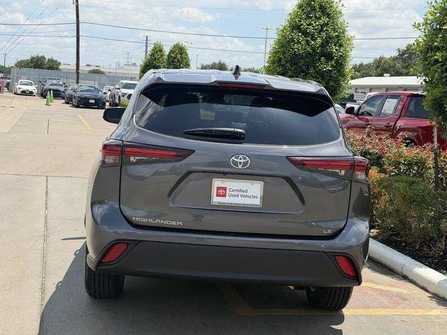 Certified 2025 Toyota Highlander LE FWD image 6