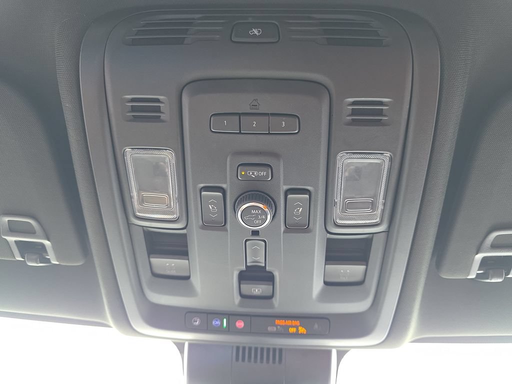 Used 2023 GMC Yukon Denali Ultimate AWD/4WD image 28