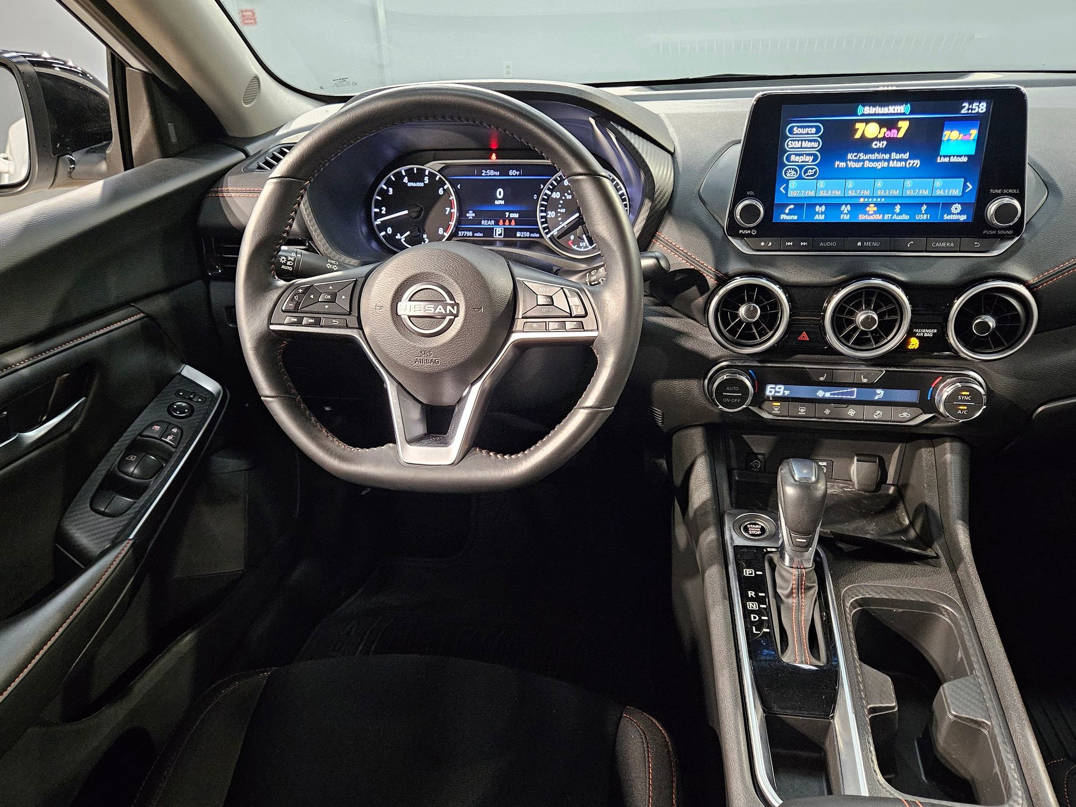 Used 2024 Nissan Sentra SR FWD image 9
