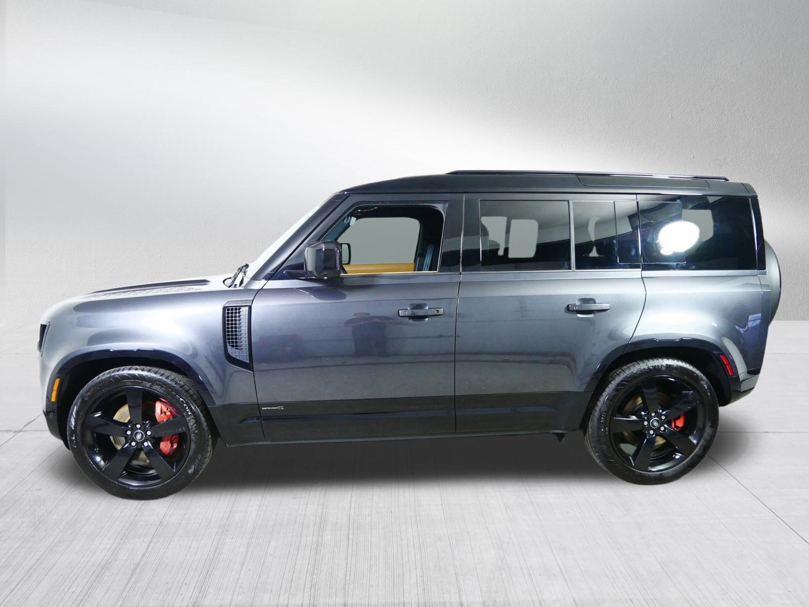 Used 2024 Land Rover Defender 110 X image 4