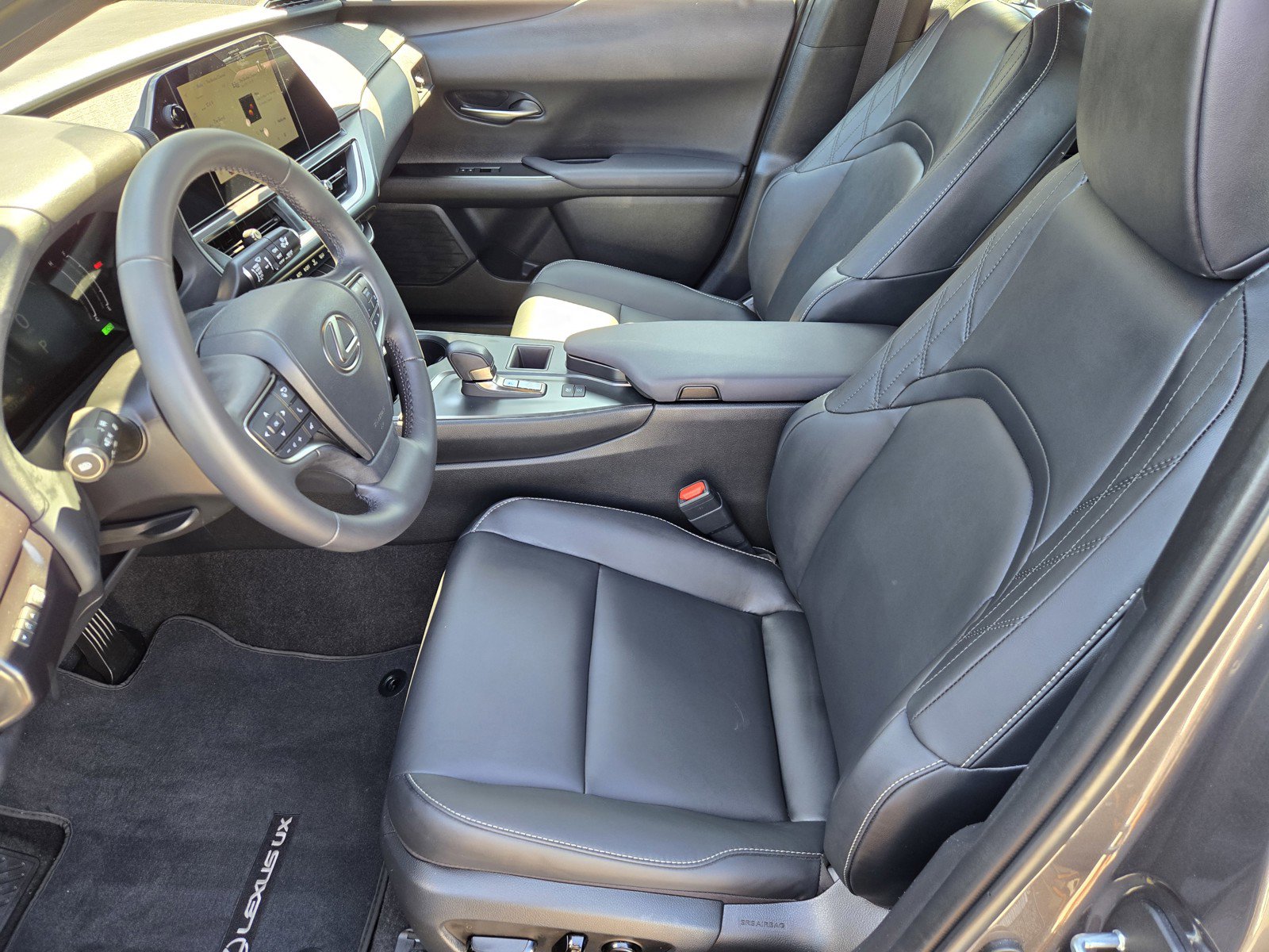 Certified 2025 Lexus UX 300h FWD image 15