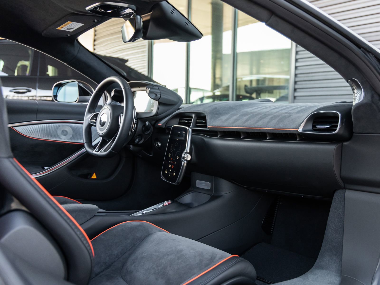 Used 2024 McLaren Artura image 43