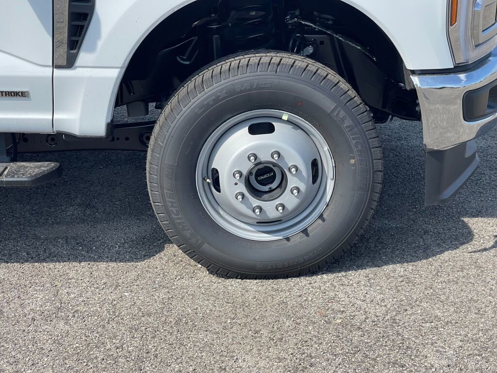 New 2026 Ford F350 XLT image 16