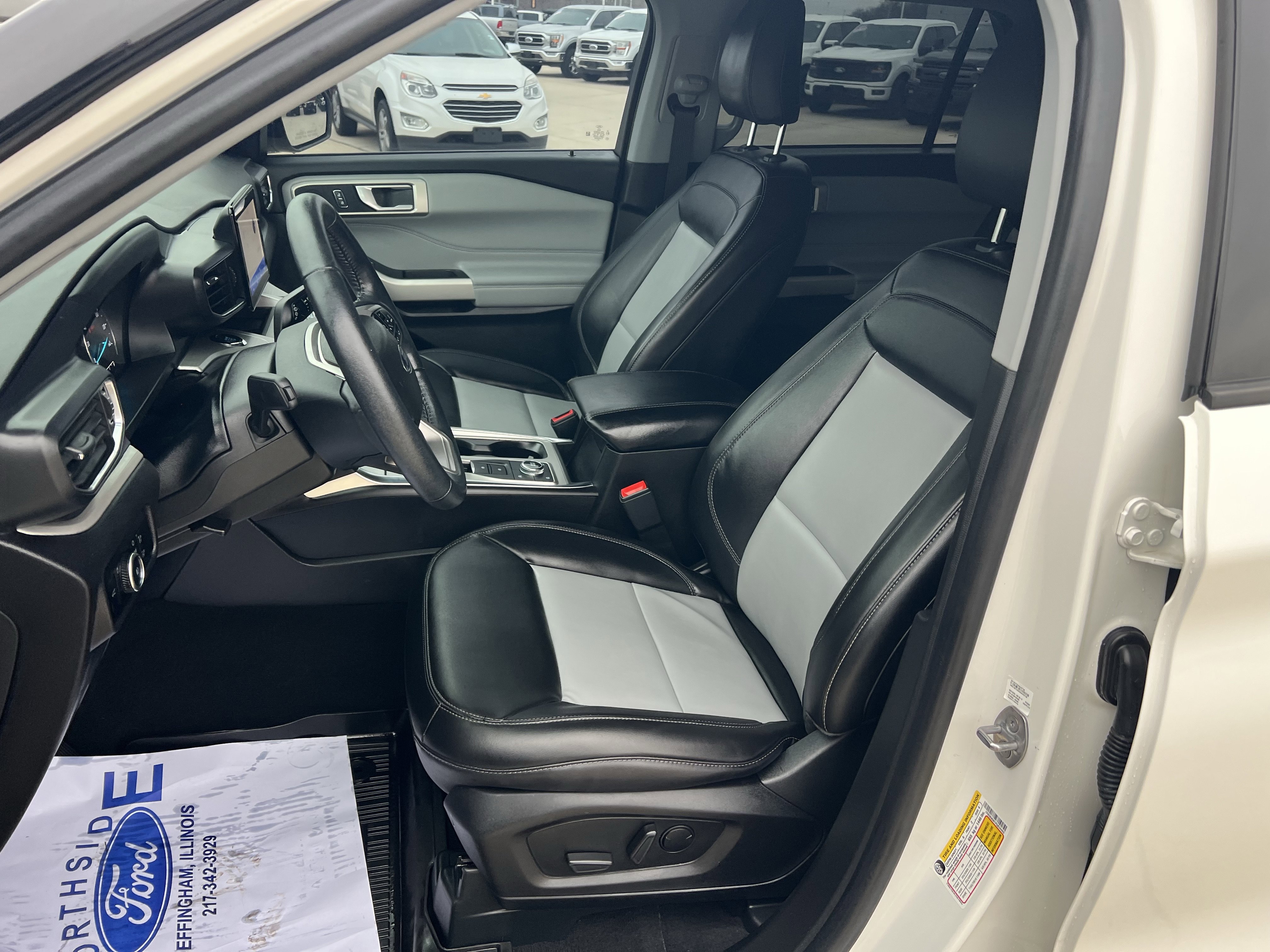 Used 2023 Ford Explorer XLT w/ Equipment Group 202A AWD/4WD image 11