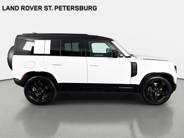 Used 2026 Land Rover Defender 110 X-Dynamic SE image 4