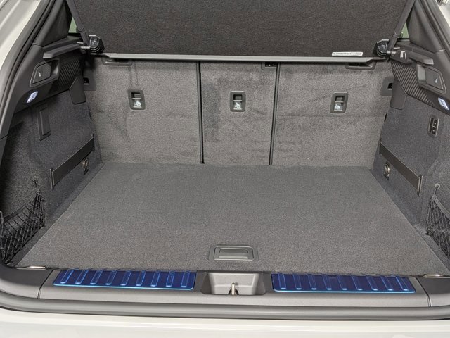 New 2026 Porsche Macan Electric RWD image 21