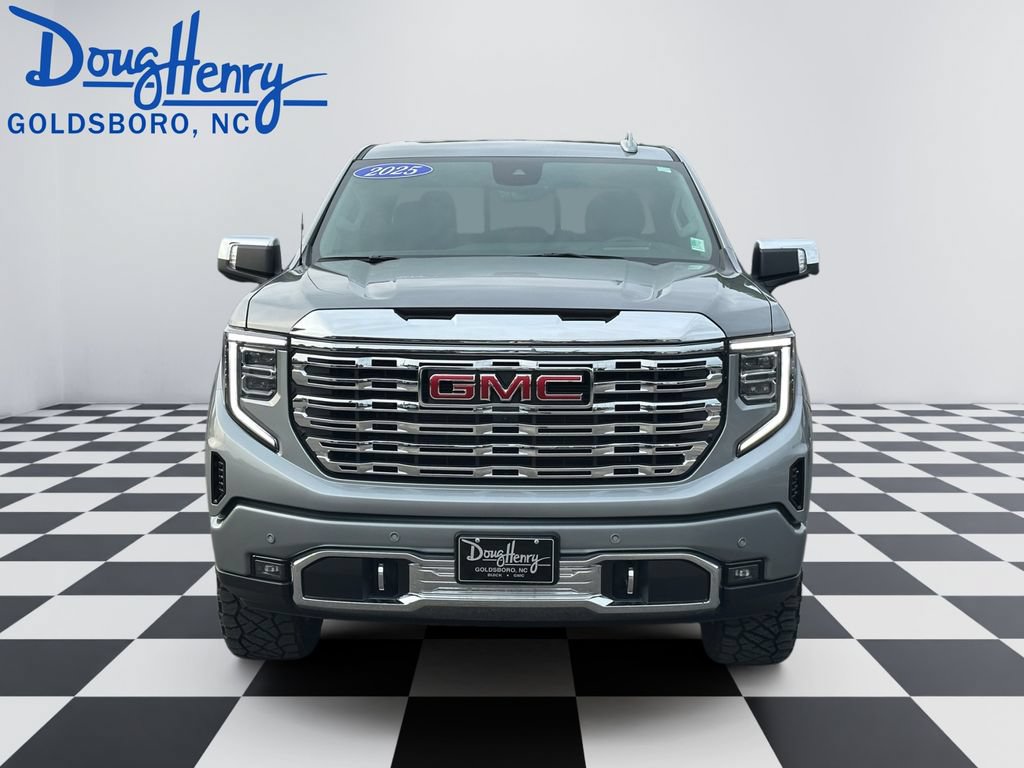Used 2025 GMC Sierra 1500 Denali w/ Technology Package AWD/4WD image 8