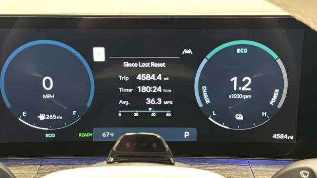 Used 2025 Hyundai Santa Fe Limited image 17