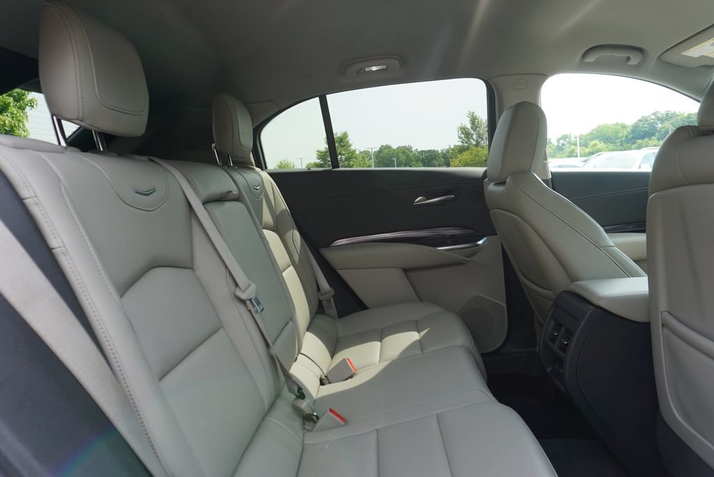 Used 2022 Cadillac XT4 Luxury w/ Cold Weather Package FWD image 48