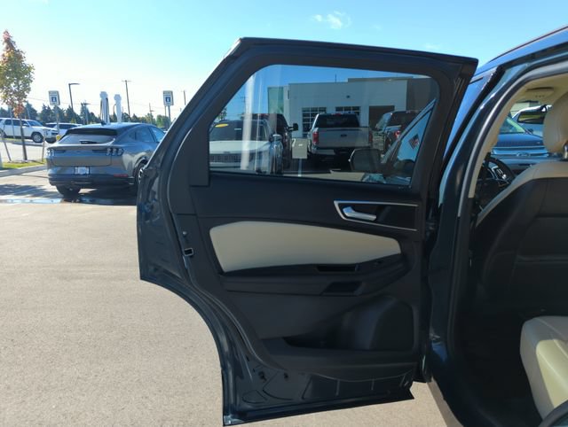 Used 2016 Ford Edge SEL w/ Equipment Group 201A FWD image 25