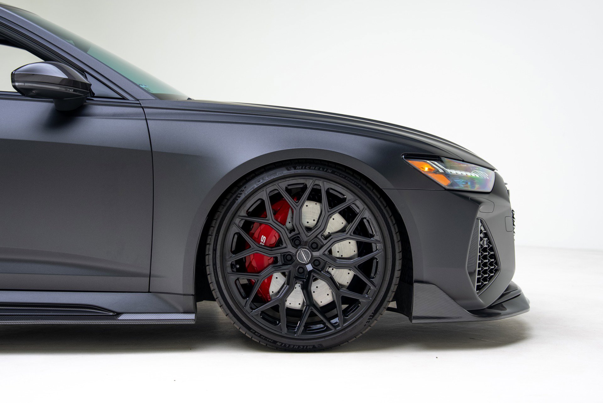 Used 2025 Audi RS 6 performance image 23