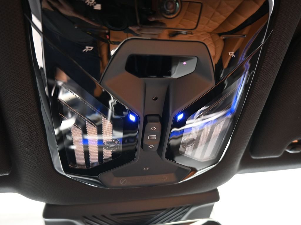 Used 2025 BMW 740i xDrive image 37