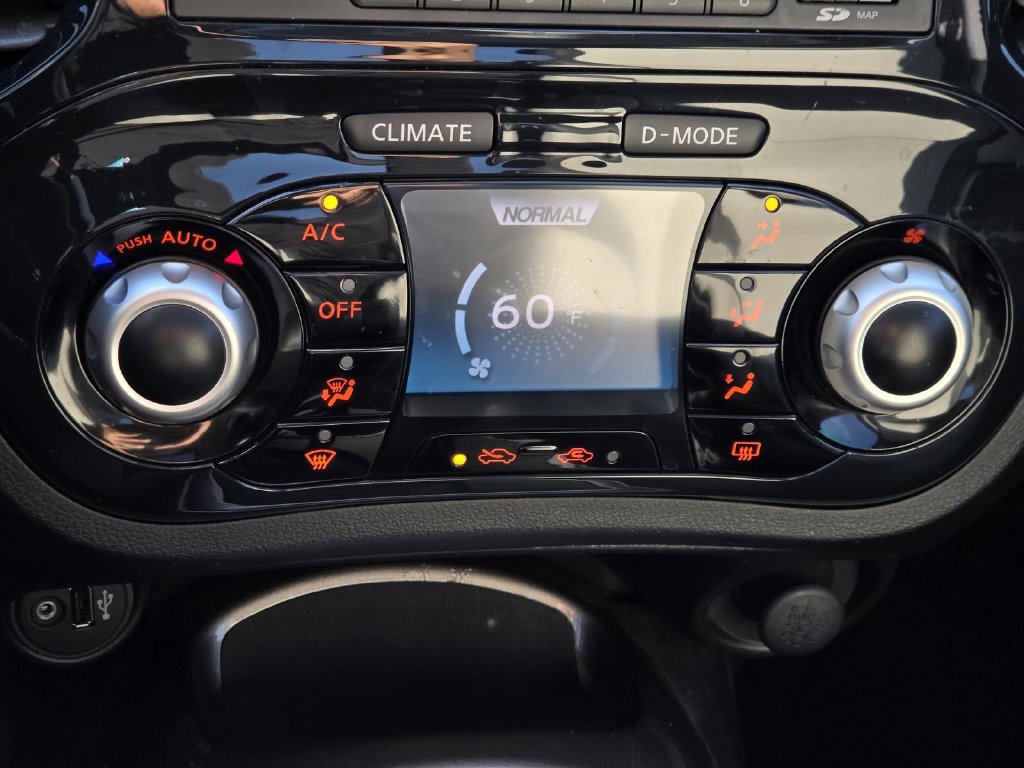 Used 2013 Nissan Juke SV FWD image 26