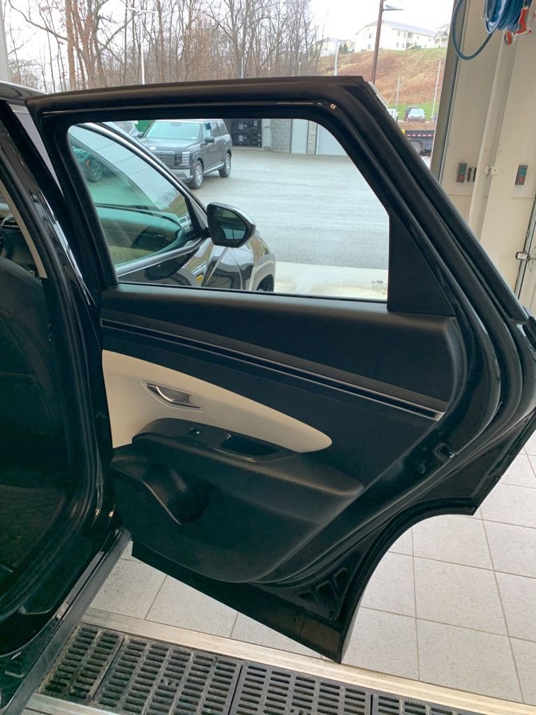 Certified 2023 Hyundai Tucson SE image 13