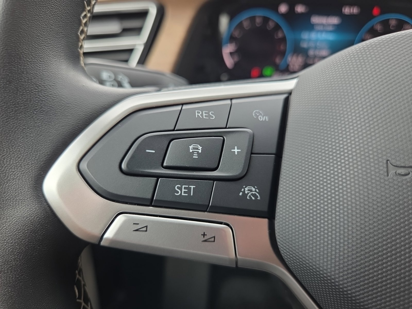 Certified 2026 Volkswagen Atlas SE AWD/4WD image 24