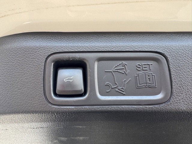 Used 2023 Ford Expedition Max Limited image 34