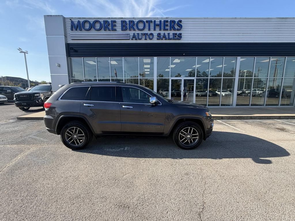 Used 2017 Jeep Grand Cherokee Limited AWD/4WD image 1