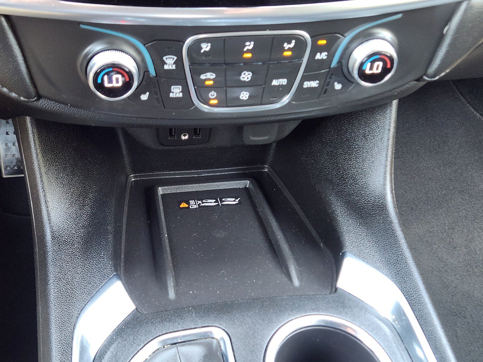 Used 2023 Chevrolet Traverse LT FWD image 15