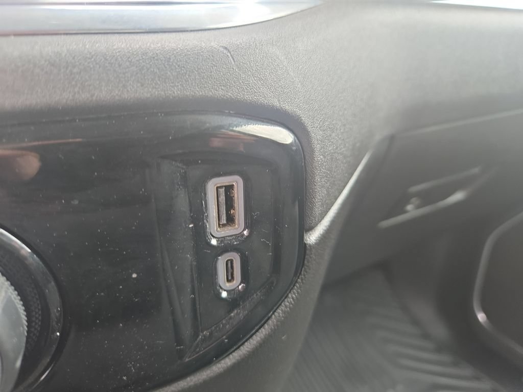 Used 2024 Chevrolet Silverado 2500 LT AWD/4WD image 33