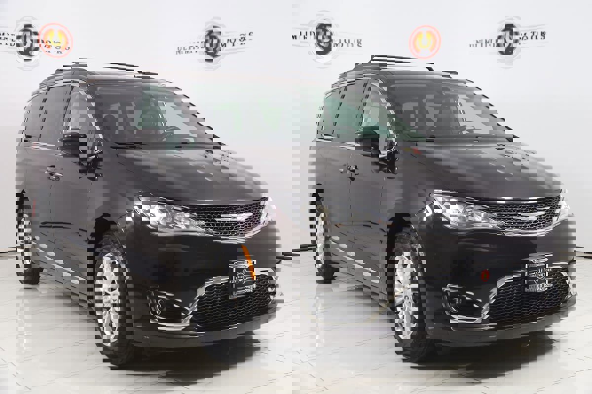 Used 2017 Chrysler Pacifica Touring-L image 19