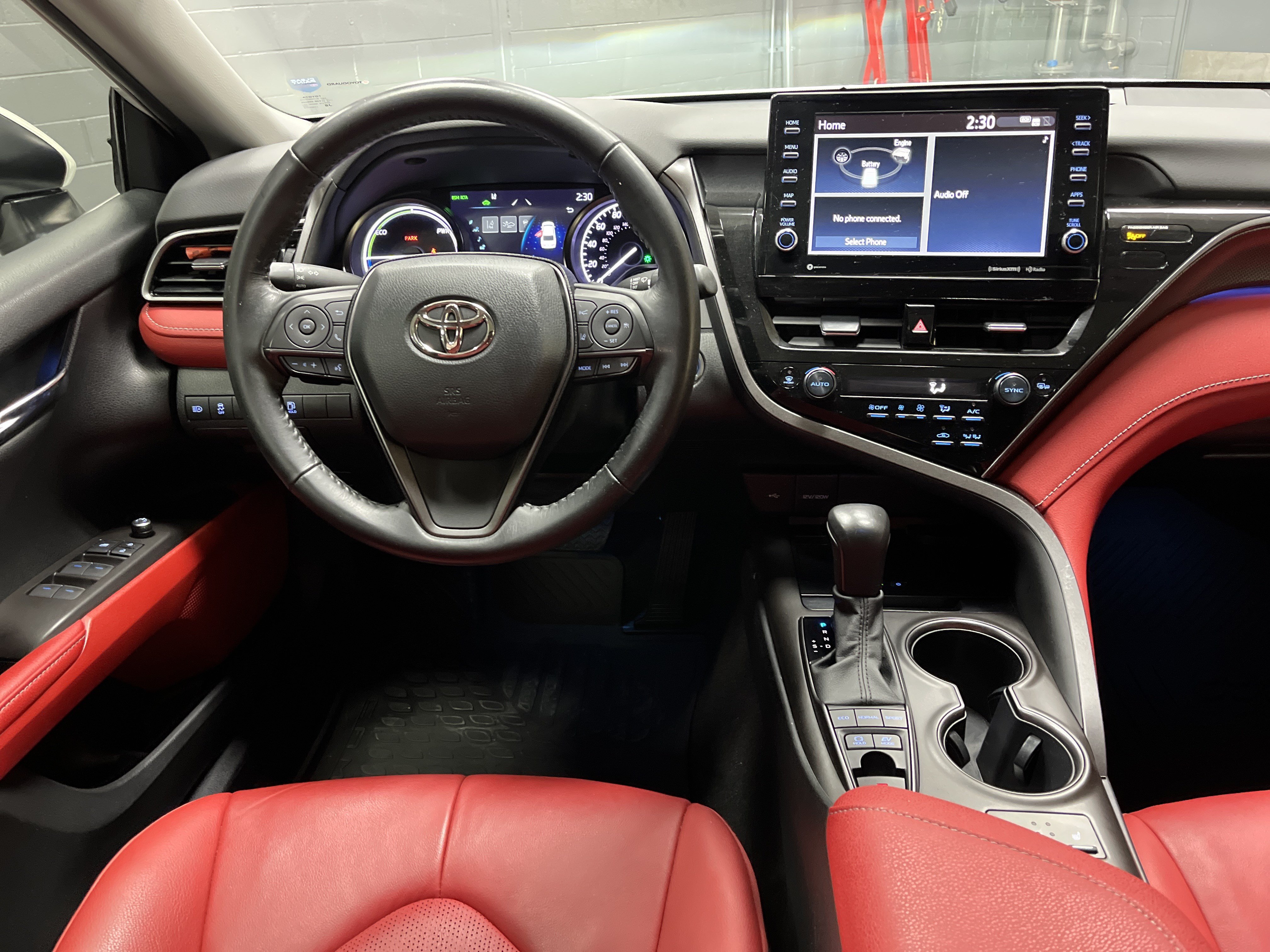 Used 2022 Toyota Camry XSE FWD image 28