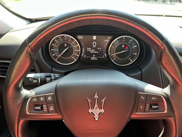 Used 2022 Maserati Levante Modena AWD/4WD image 27