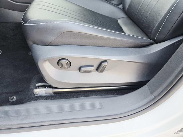 Used 2024 Volkswagen Tiguan Wolfsburg Edition image 28