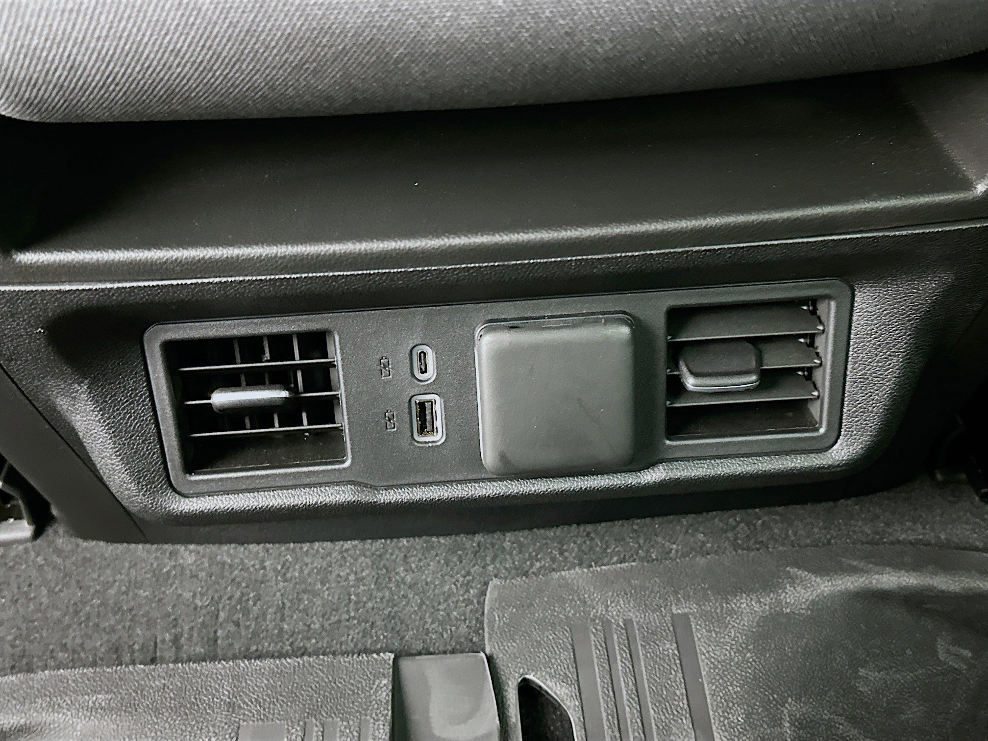 Used 2025 GMC Sierra 1500 Elevation image 26