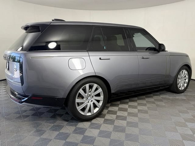 Used 2023 Land Rover Range Rover SE AWD/4WD image 8