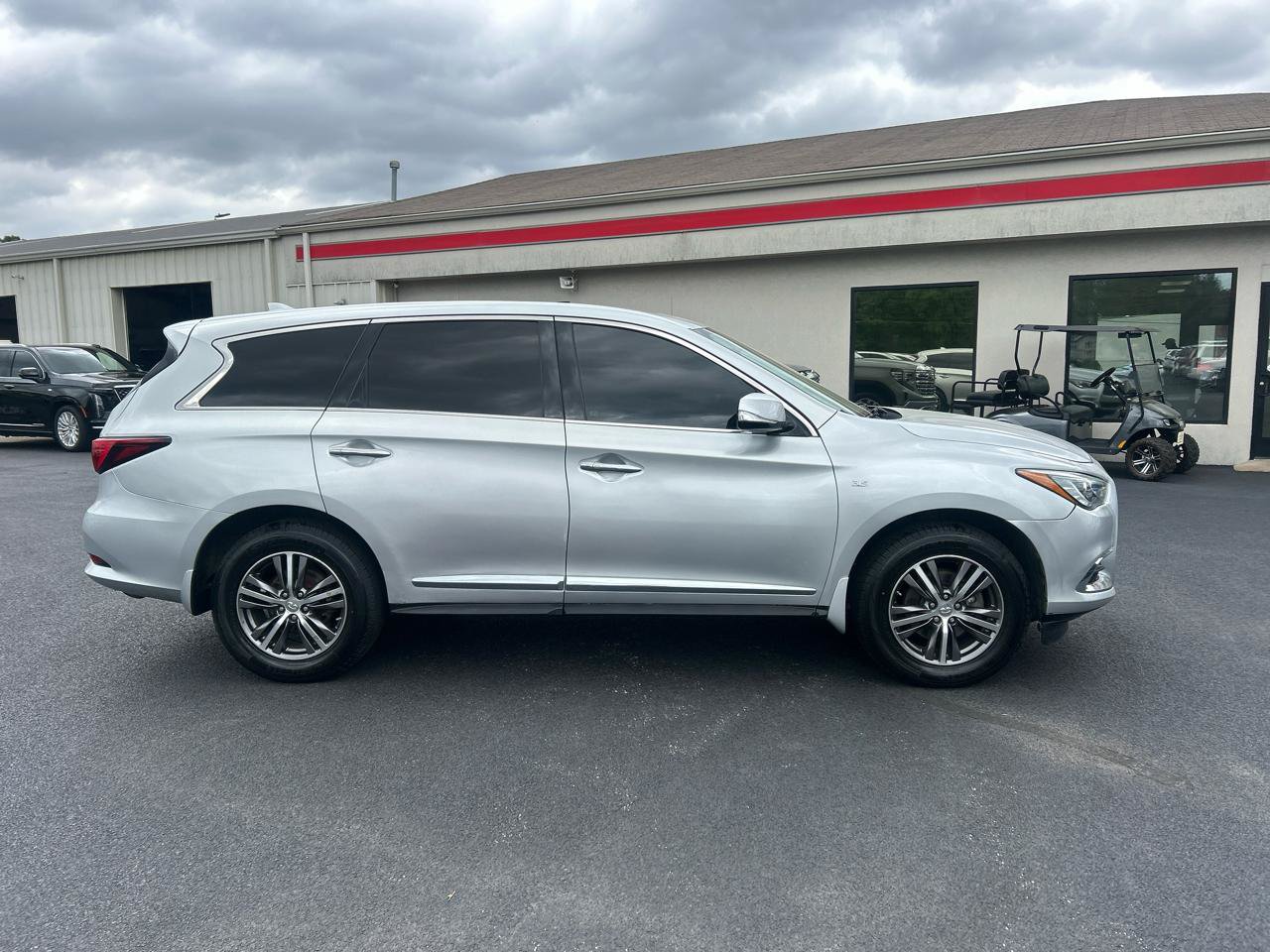 Used 2017 INFINITI QX60 Luxe AWD/4WD image 4