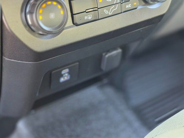 Used 2021 Ford F350 XL w/ Power Equipment Group image 34