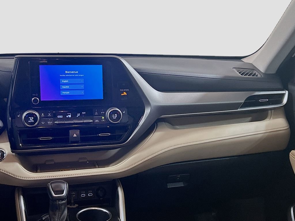 Used 2023 Toyota Highlander XLE FWD image 21