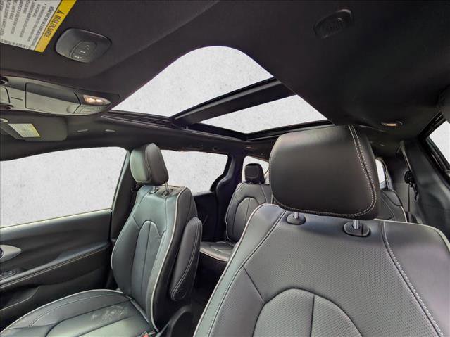 New 2026 Chrysler Pacifica Limited w/ S Appearance Package FWD image 18
