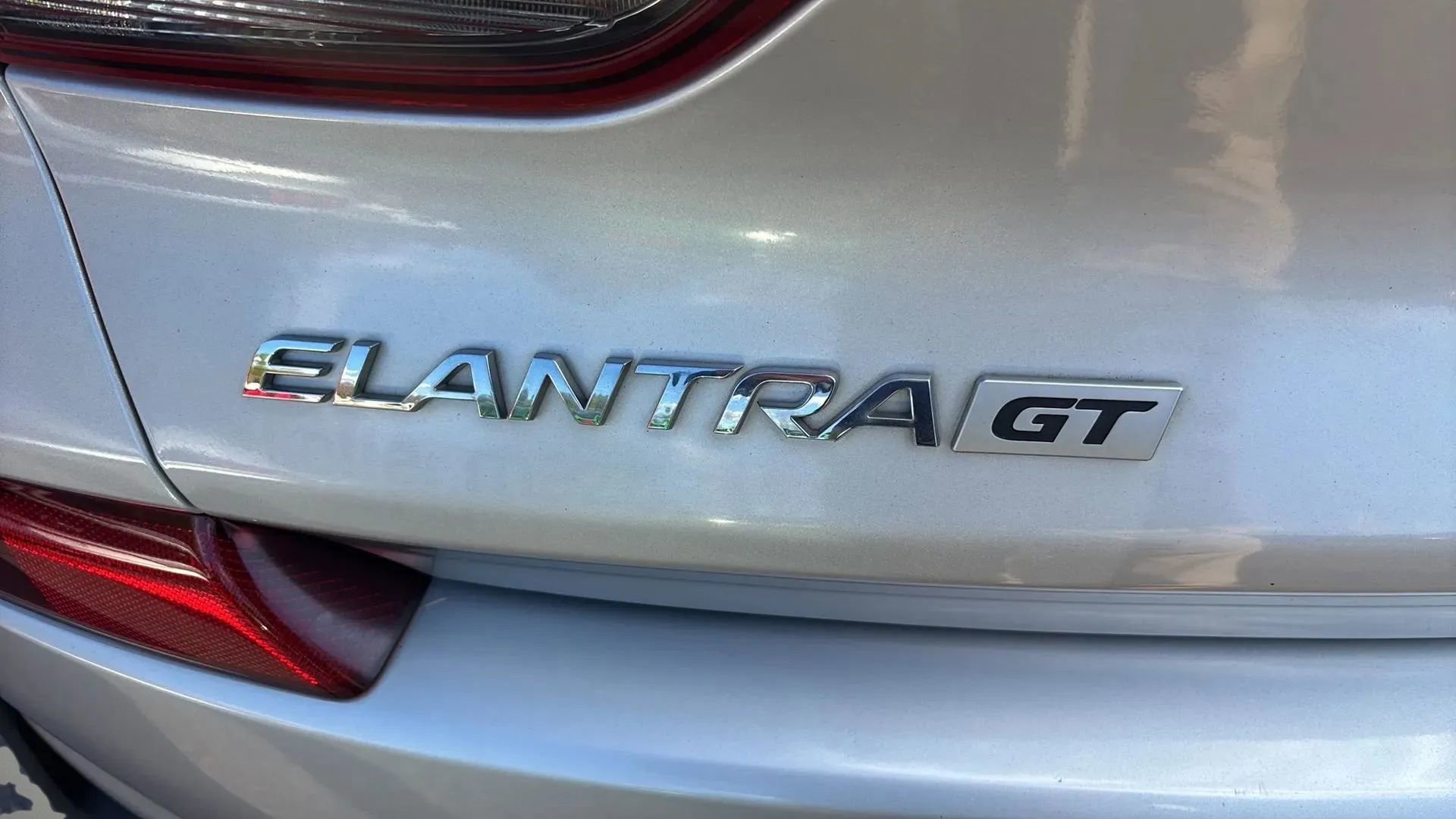 Used 2019 Hyundai Elantra GT N Line image 37