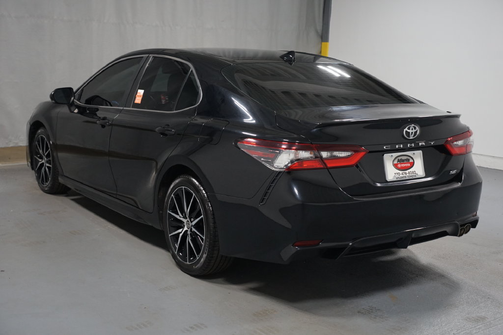 Used 2022 Toyota Camry SE FWD image 6