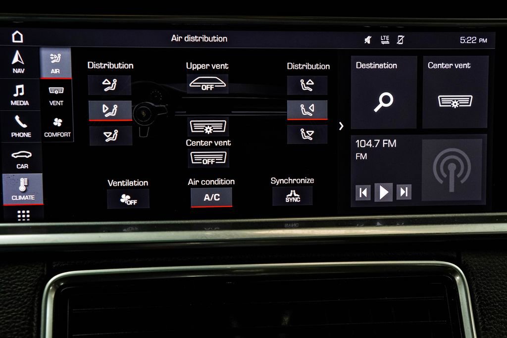 Used 2020 Porsche Panamera RWD image 34