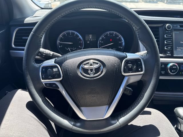 Used 2016 Toyota Highlander Limited FWD image 13