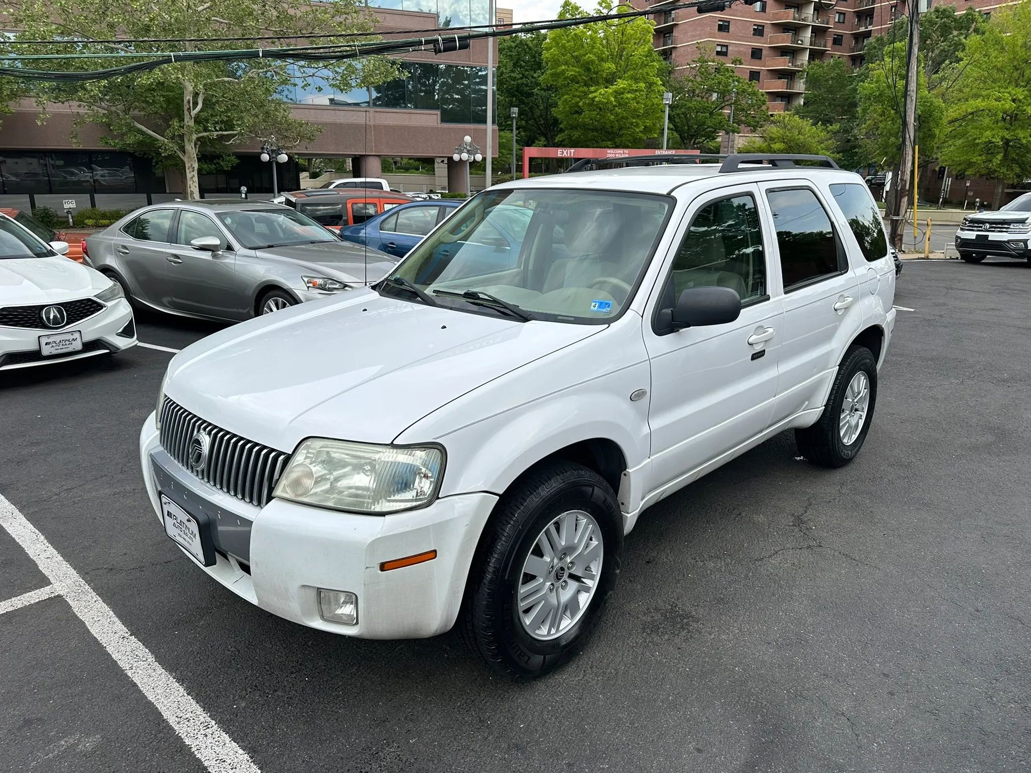 Used 2005 Mercury Mariner 4WD V6 image 2